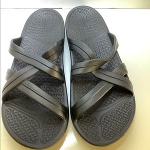 🌟🌟🌟 3 for $25 Telic sandals